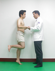 발끝 서기 검사