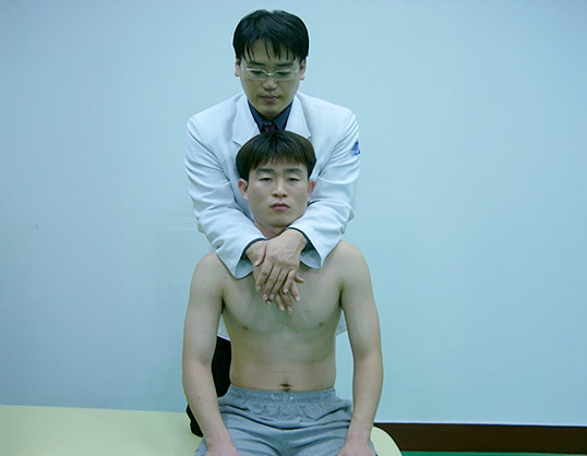늑쇄골의 압박 검사